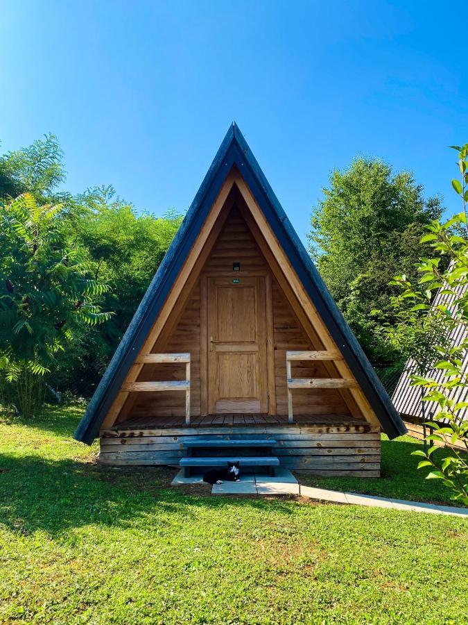 Rooms & Glamping Lana Haus Licko Petrovo Selo Екстериор снимка
