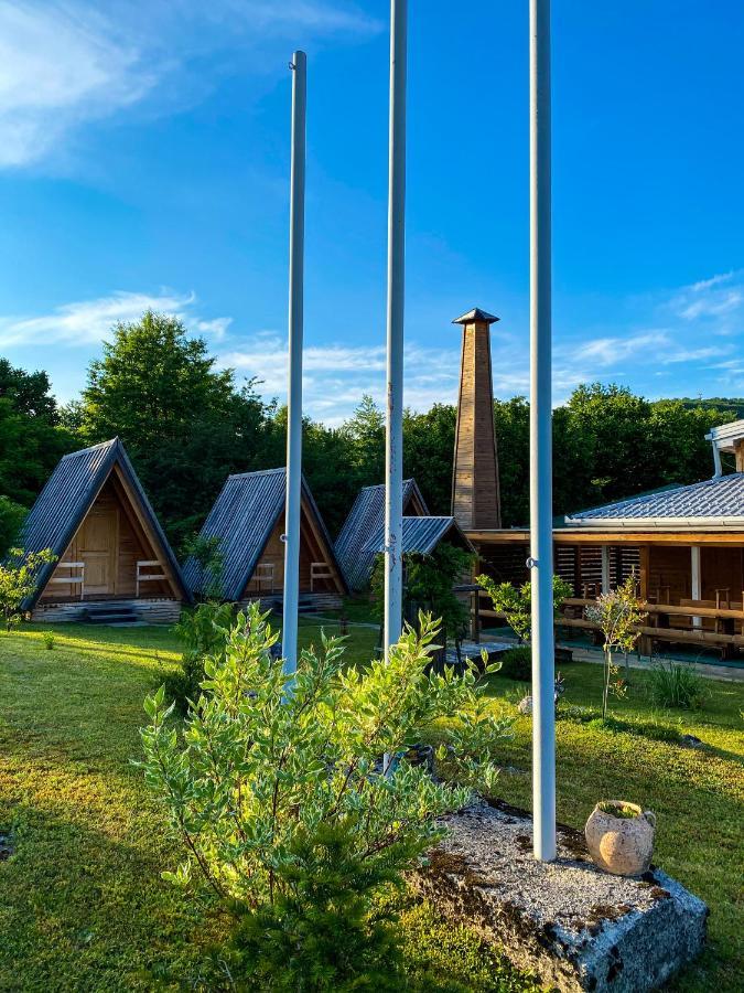 Rooms & Glamping Lana Haus Licko Petrovo Selo Екстериор снимка