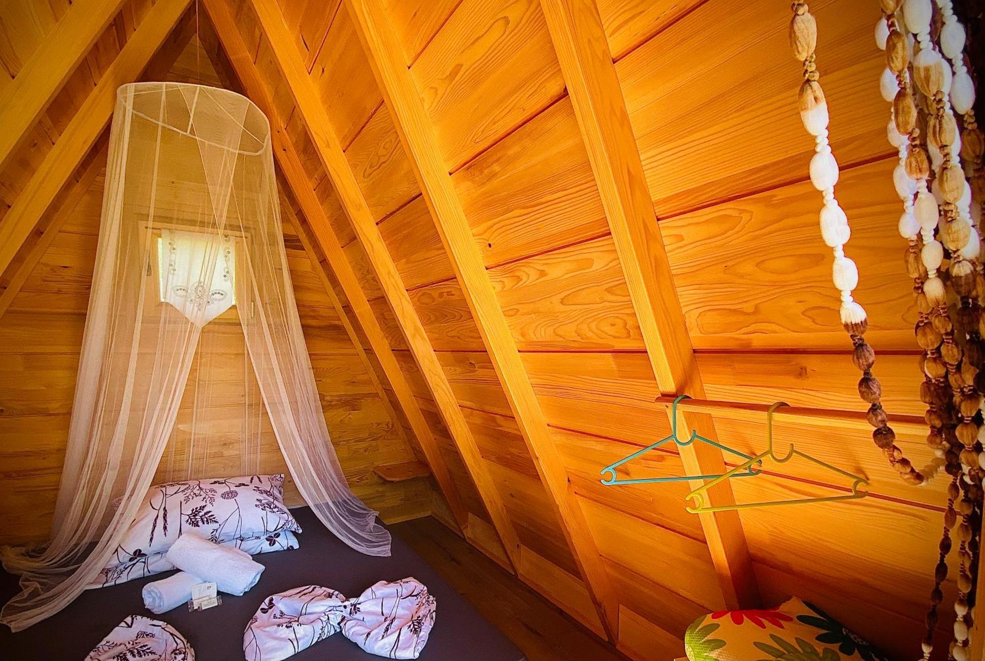 Rooms & Glamping Lana Haus Licko Petrovo Selo Екстериор снимка