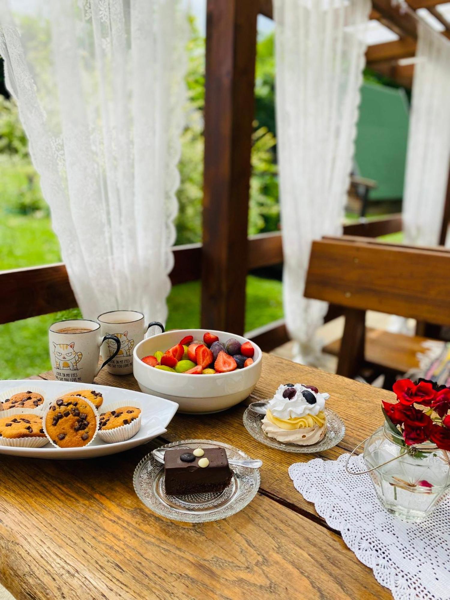 Rooms & Glamping Lana Haus Licko Petrovo Selo Екстериор снимка