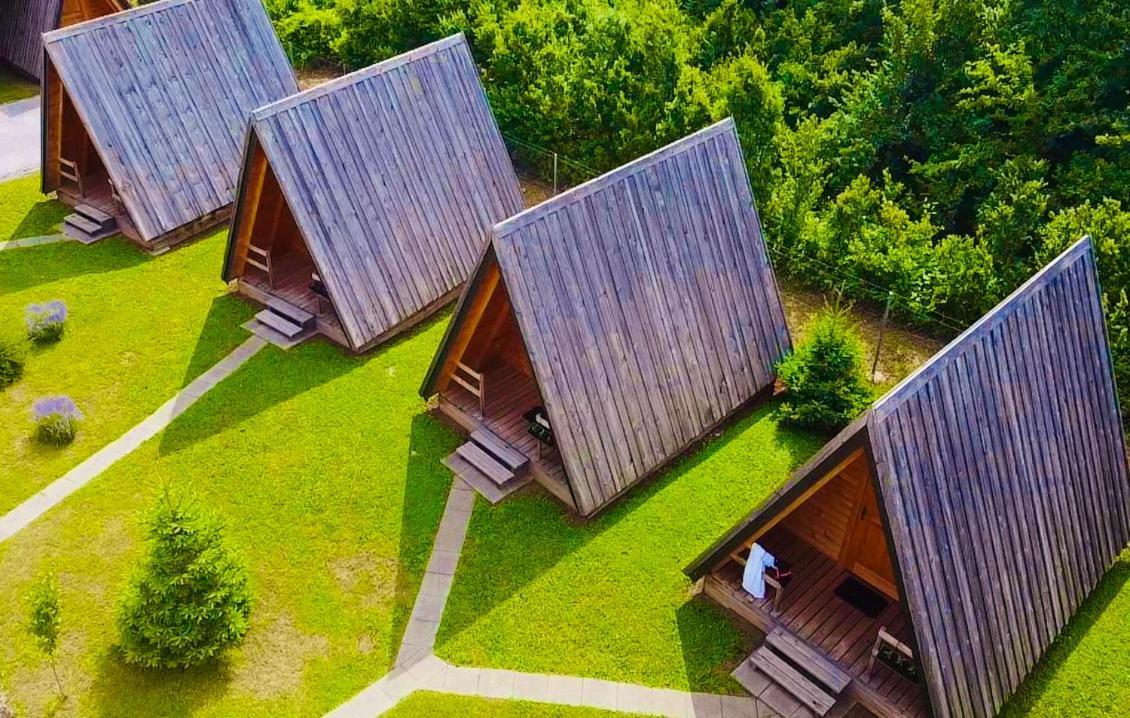 Rooms & Glamping Lana Haus Licko Petrovo Selo Екстериор снимка