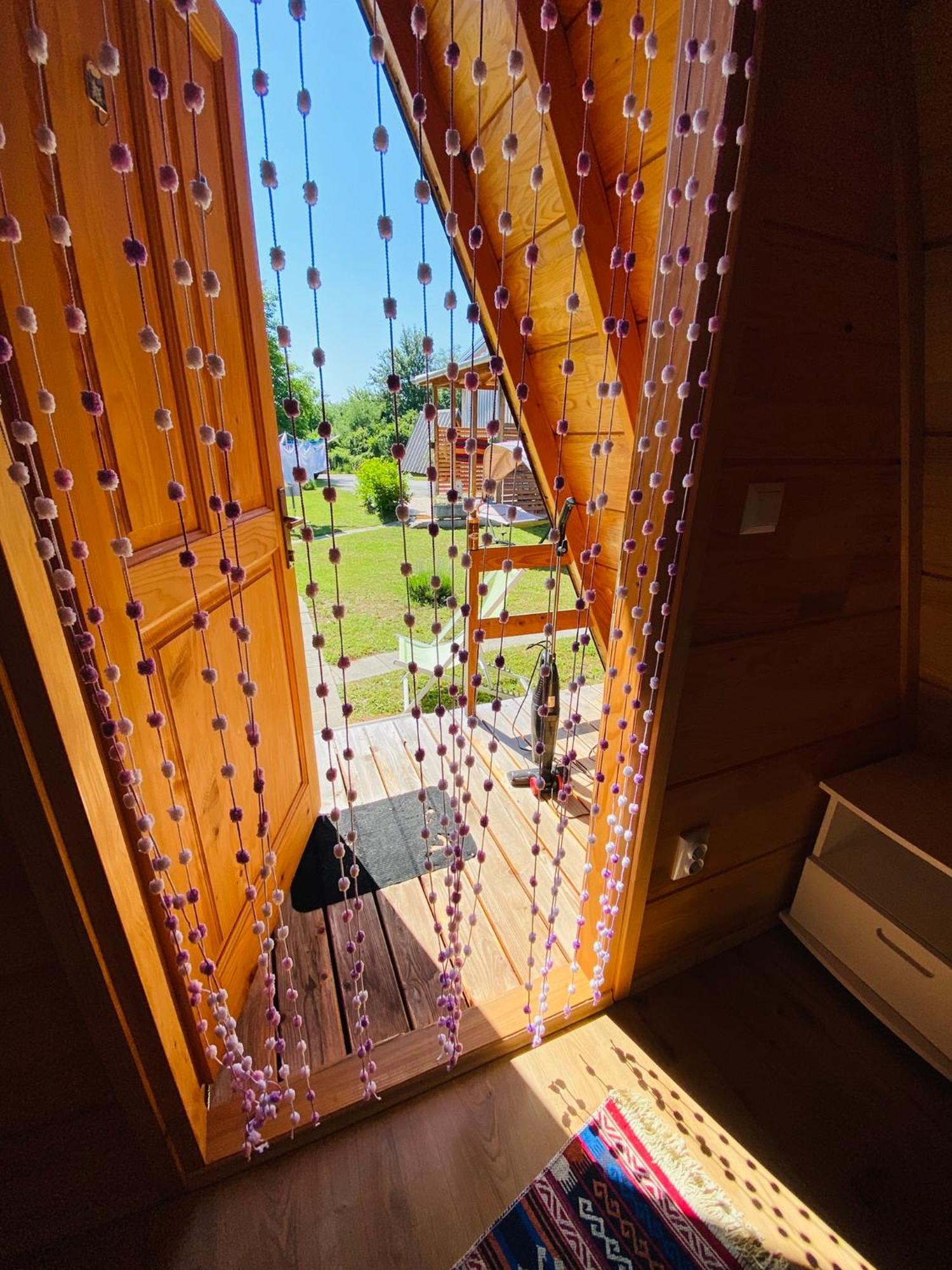 Rooms & Glamping Lana Haus Licko Petrovo Selo Екстериор снимка