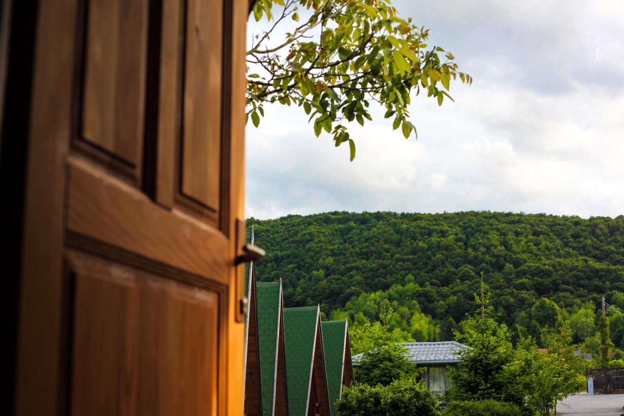Rooms & Glamping Lana Haus Licko Petrovo Selo Екстериор снимка